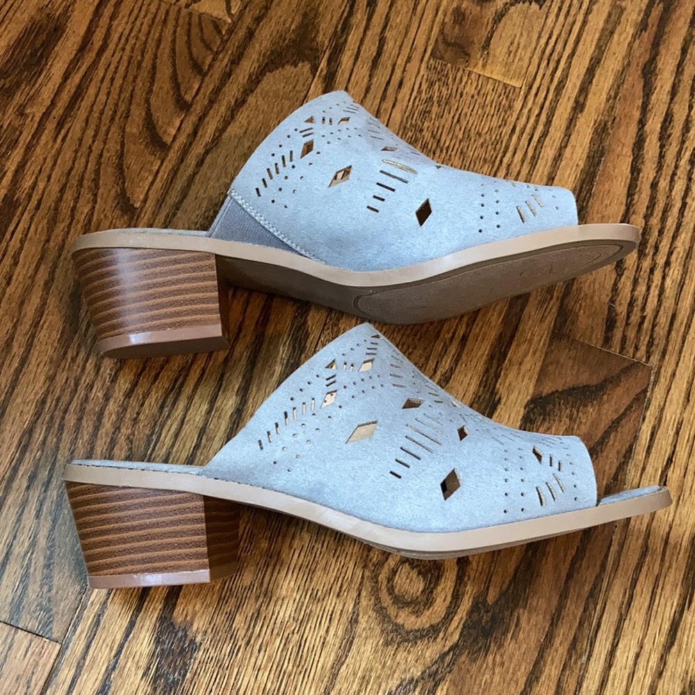 Cloudwalkers Penny Perforated Slides Gray 9W - Picture 4 of 11